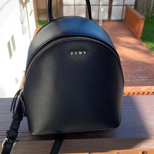 DKNY women’s crossbody bag